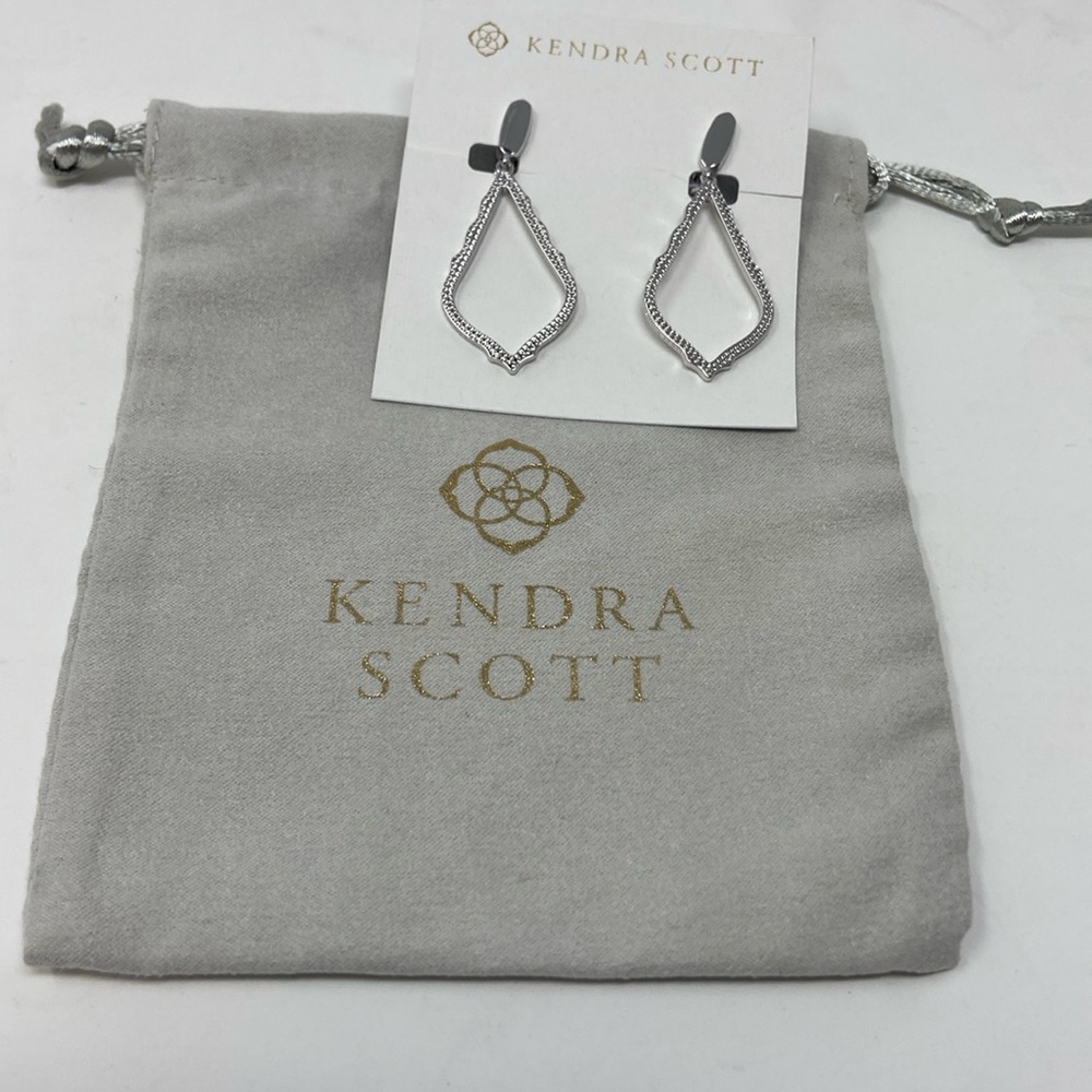 Kendra Scott Sophia Clip On NWT Silver